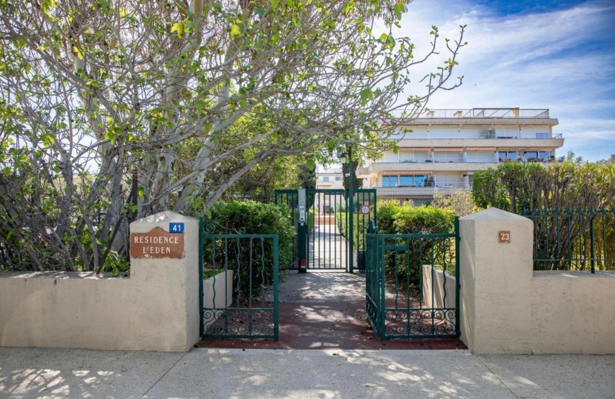 Un Nid A Saint Tropez Apartment Exterior foto