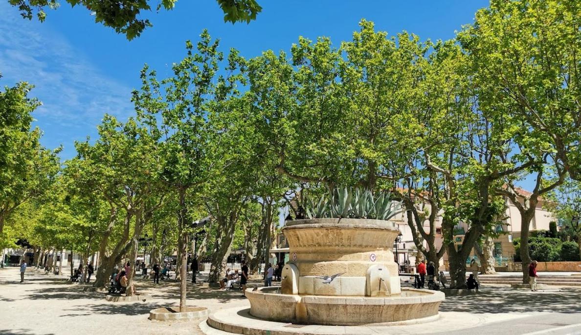 Un Nid A Saint Tropez Apartment Exterior foto